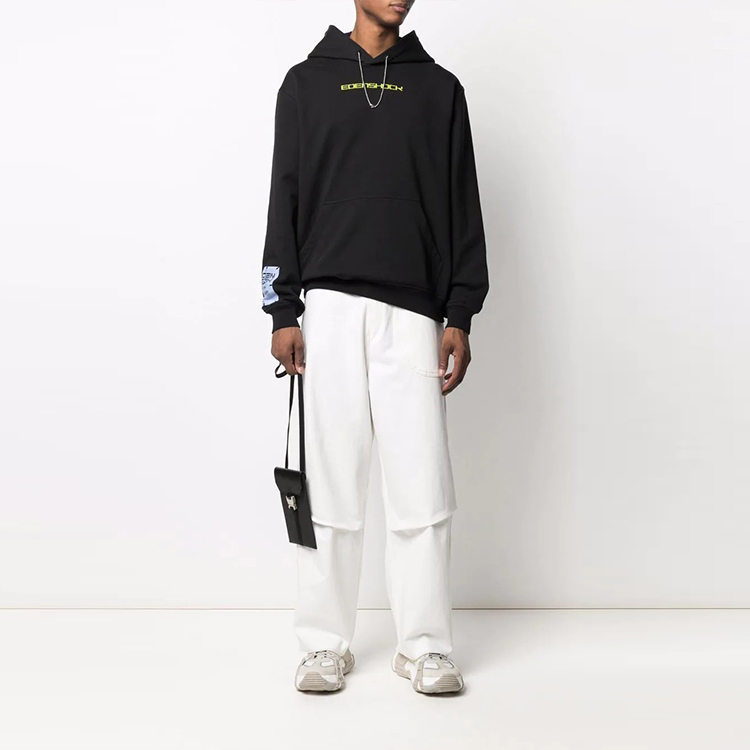 Lookbook McQ Alexander McQueen Hoodie Grafik Hitam. 624727-RQT52-1000