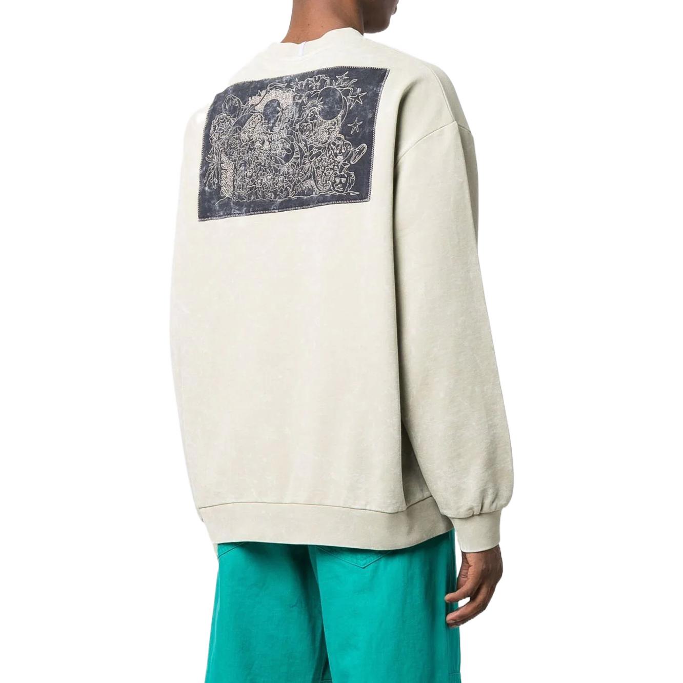 Shop McQ Alexander McQueen SS22 仿舊石洗圖案印花卡其色男士衛衣 682251-RST67-3018