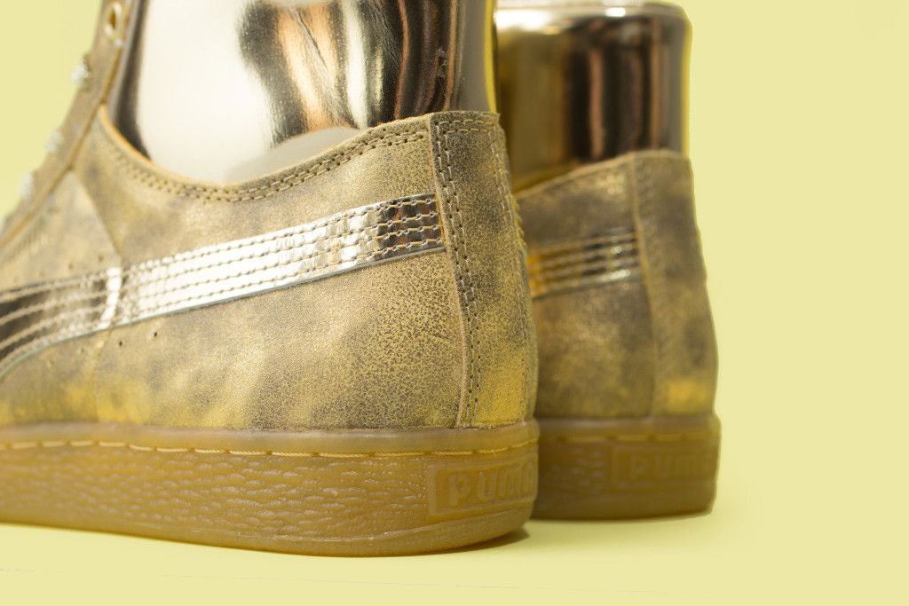 Shop ミーク・ミル×プーマ スエード クラシックMid "24Kゴールド" 358258-01