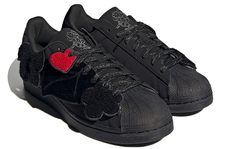 Lookbook 멜팅 새드니스 x 아디다스 슈퍼스타 '블랙 플로럴 패치' GZ6985 GZ6985