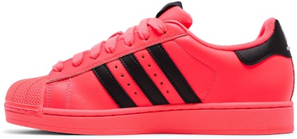 메르세데스-AMG 페트로나스 F1 팀 x 아디다스 슈퍼스타 '마이애미 그랑프리 팩' JR9994 Lookbook 메르세데스-AMG 페트로나스 F1 팀 x 아디다스 슈퍼스타 '마이애미 그랑프리 팩' JR9994