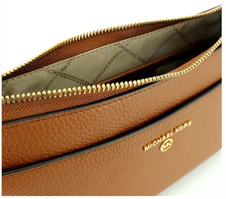 迈克高仕中号TZ行李斜挎包 Lookbook 迈克高仕中号TZ行李斜挎包