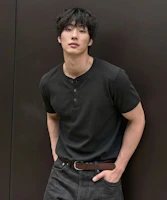 MICHIKO LONDON SPORTS Waffle Henry Neck Muscle Fit Short Sleeve T-Shirt Black MS26ST13BK MICHIKO LONDON SPORTS Waffle Henry Neck Muscle Fit Short Sleeve T-Shirt Black MS26ST13BK