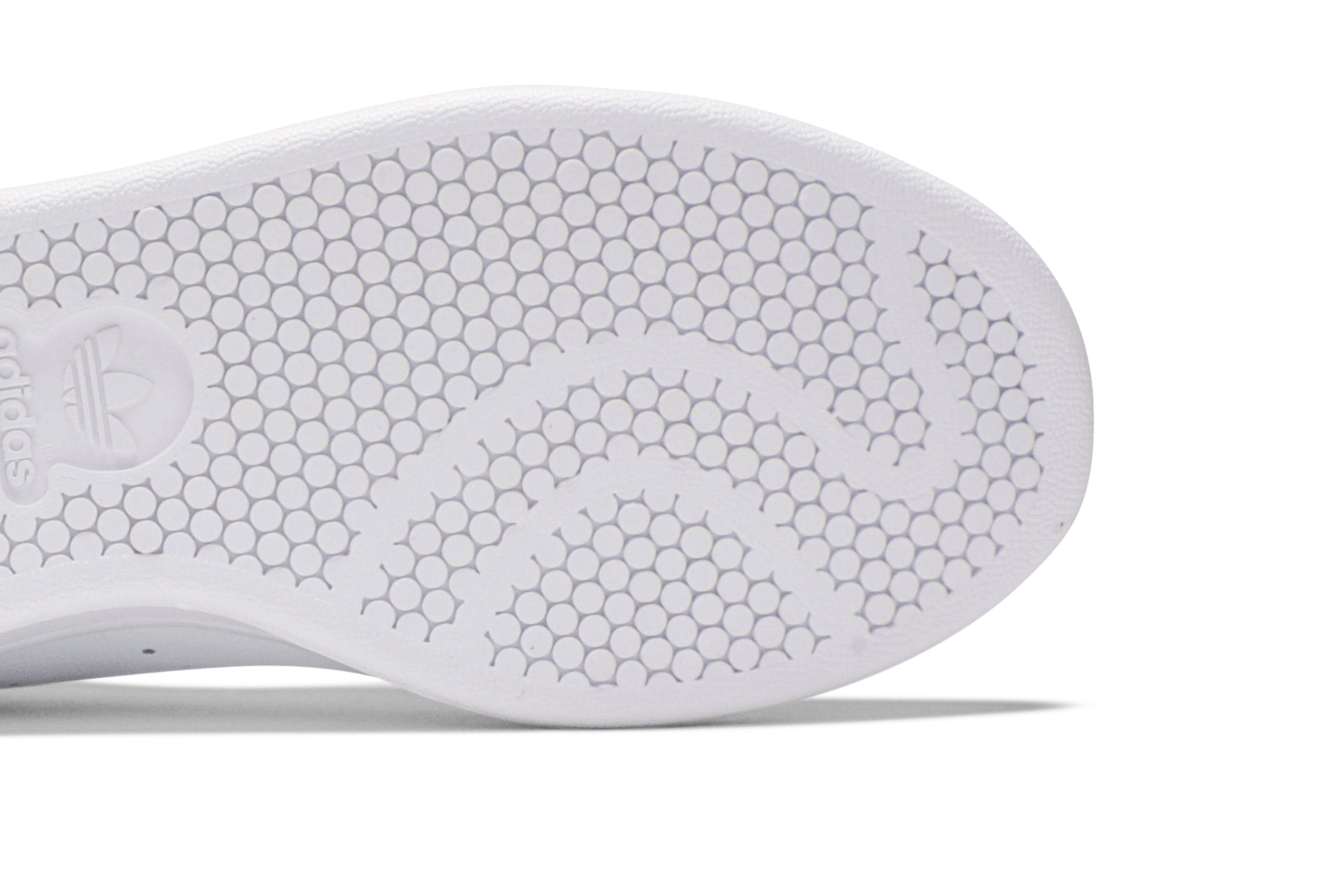 Purchase 米奇老鼠 x 愛迪達 史丹·史密斯 '黑白' FW2895