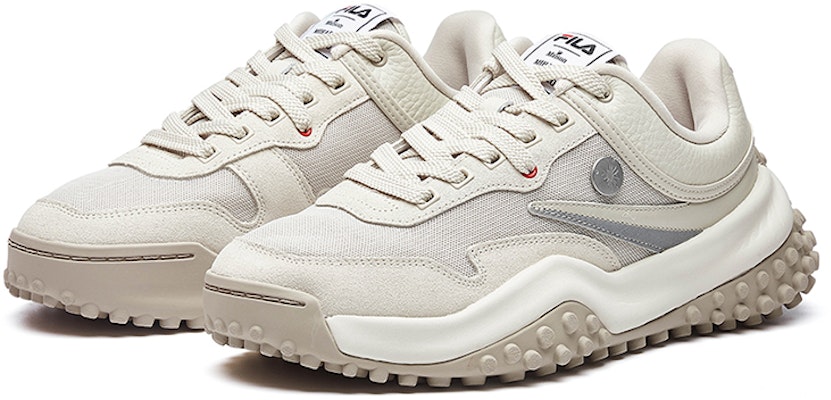 FILA Mihara x T1 Crossover Sepatu Ayah Ringan Anti-Slip Polkadot F12M034123FSS Lookbook FILA Mihara x T1 Crossover Sepatu Ayah Ringan Anti-Slip Polkadot F12M034123FSS