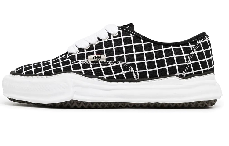 MIHARA YASUHIRO Baker Black Low-Top Canvas Fashion Sneakers for Men A08FW728 Black Color.