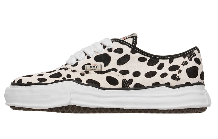MIHARA YASUHIRO Baker Low-Top Sneakers White Black . A07FW738 Black and White