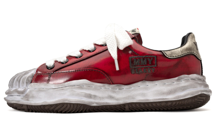 MIHARA YASUHIRO Blakey Red Patent Leather Low-Top Distressed Sneakers A09FW718 Red