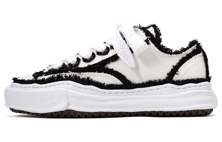 MIHARA YASUHIRO Peterson OG Sole Low-Top White Fashion Sneakers. A09FW721 White