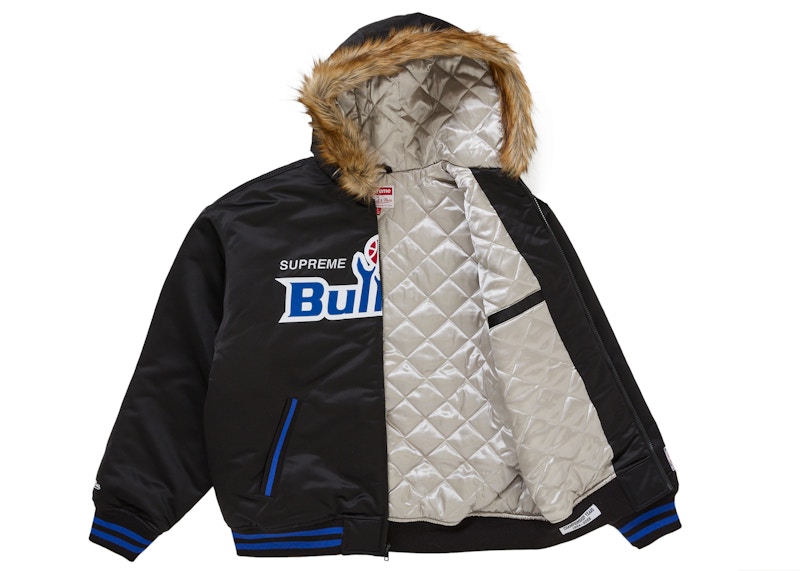 Order Mitchell & Ness x Supreme 联名黑色队标连帽缎面棒球夹克