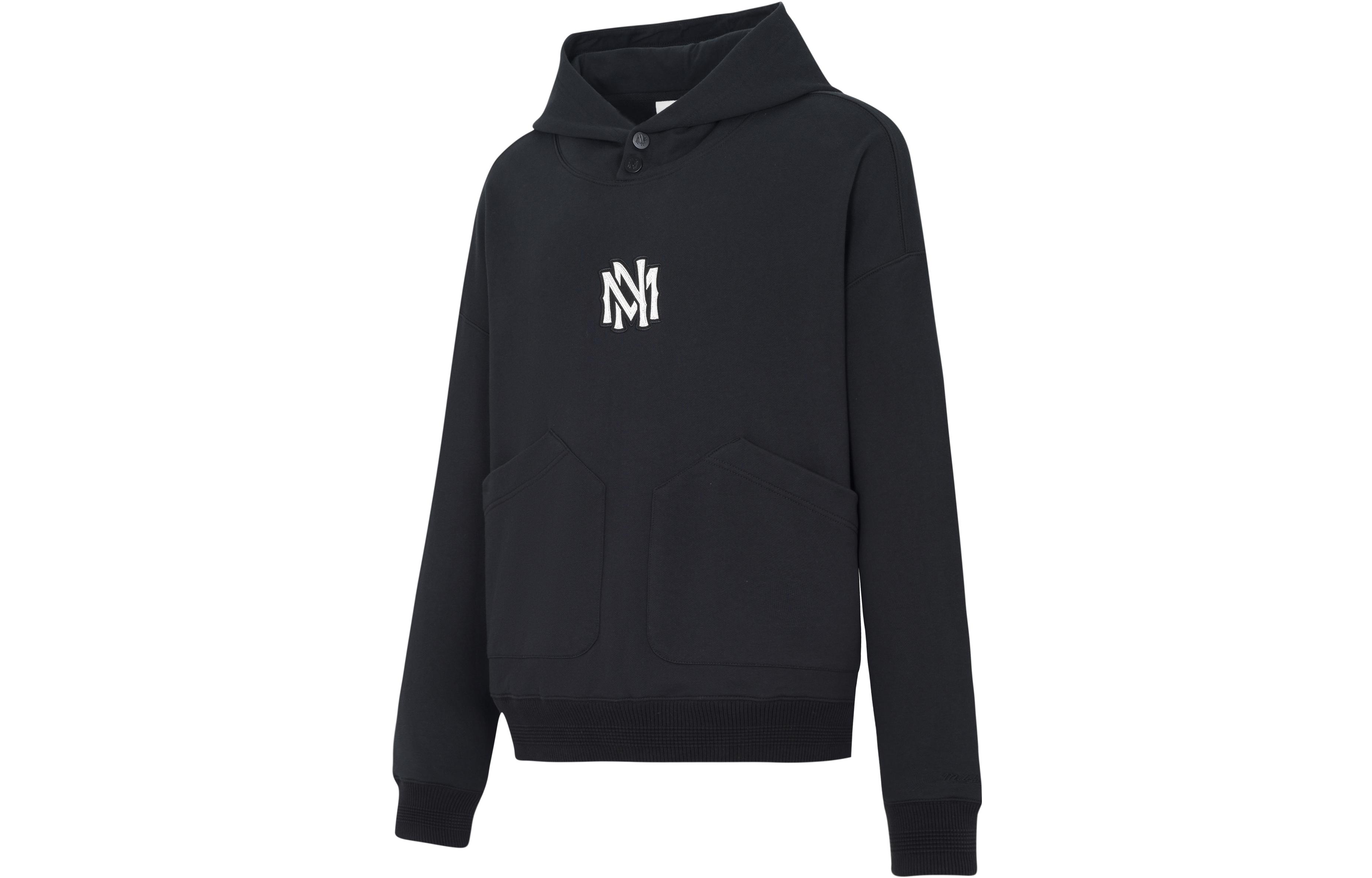 Shop Mitchell Ness 黑色男女款加厚連帽衫 實心字母印花設計 MNRQAWTOHC070-BLK