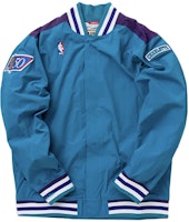 Mitchell Ness Mitchell & Ness 96-97 Hornets Retro Basketball Jacket Unisex Blue AWJKGS18052-CHOTEAL96 Mitchell Ness Mitchell & Ness 96-97 Hornets Retro Basketball Jacket Unisex Blue AWJKGS18052-CHOTEAL96