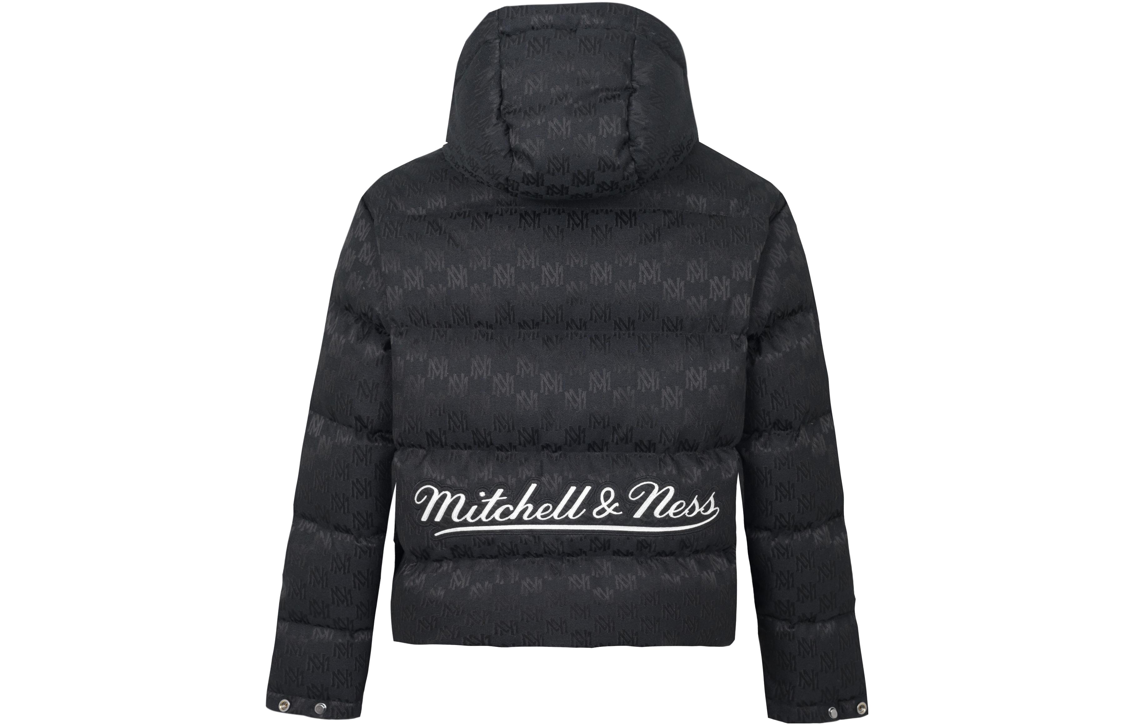 Shop Mitchell & Ness 全版Logo黑色保暖短版羽絨外套 男女冬季休閒款 MNHYAWTODJ028-BLK