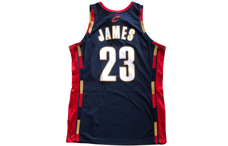 Lookbook Mitchell & Ness Cavaliers LeBron James #23 08-09 Camiseta Ciudad NBA Azul. AJY4CP19126-CCANAVY08LJA