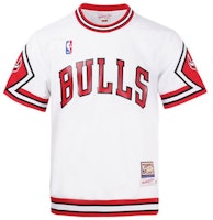 Mitchell Ness Mitchell & Ness Chicago Bulls AU Player Logo Embroidered Vintage White T-Shirt Unisex ASSHLG18047-CBUWHIT87 Mitchell Ness Mitchell & Ness Chicago Bulls AU Player Logo Embroidered Vintage White T-Shirt Unisex ASSHLG18047-CBUWHIT87