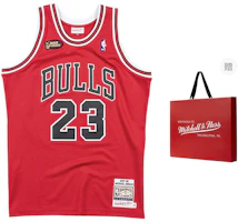 Mitchell Ness Mitchell & Ness Chicago Bulls NBA Finals 97-98 #23 Jordan Retro Jersey Red Unisex. AJY4CP19016-CBUUNRD97MJO Mitchell Ness Mitchell & Ness Chicago Bulls NBA Finals 97-98 #23 Jordan Retro Jersey Red Unisex. AJY4CP19016-CBUUNRD97MJO