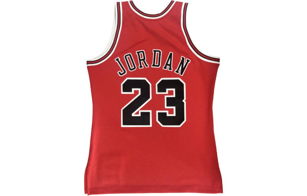 Lookbook Mitchell & Ness Jersey Retro Chicago Bulls #23 Jordan Merah Unisex. AJY4CP19016-CBUUNRD97MJO