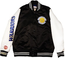 Mitchell Ness Mitchell & Ness Golden State Warriors Black White Satin Logo Varsity Jacket Unisex. OJBF4854-GSWYYPPPBKWH Mitchell Ness Mitchell & Ness Golden State Warriors Black White Satin Logo Varsity Jacket Unisex. OJBF4854-GSWYYPPPBKWH