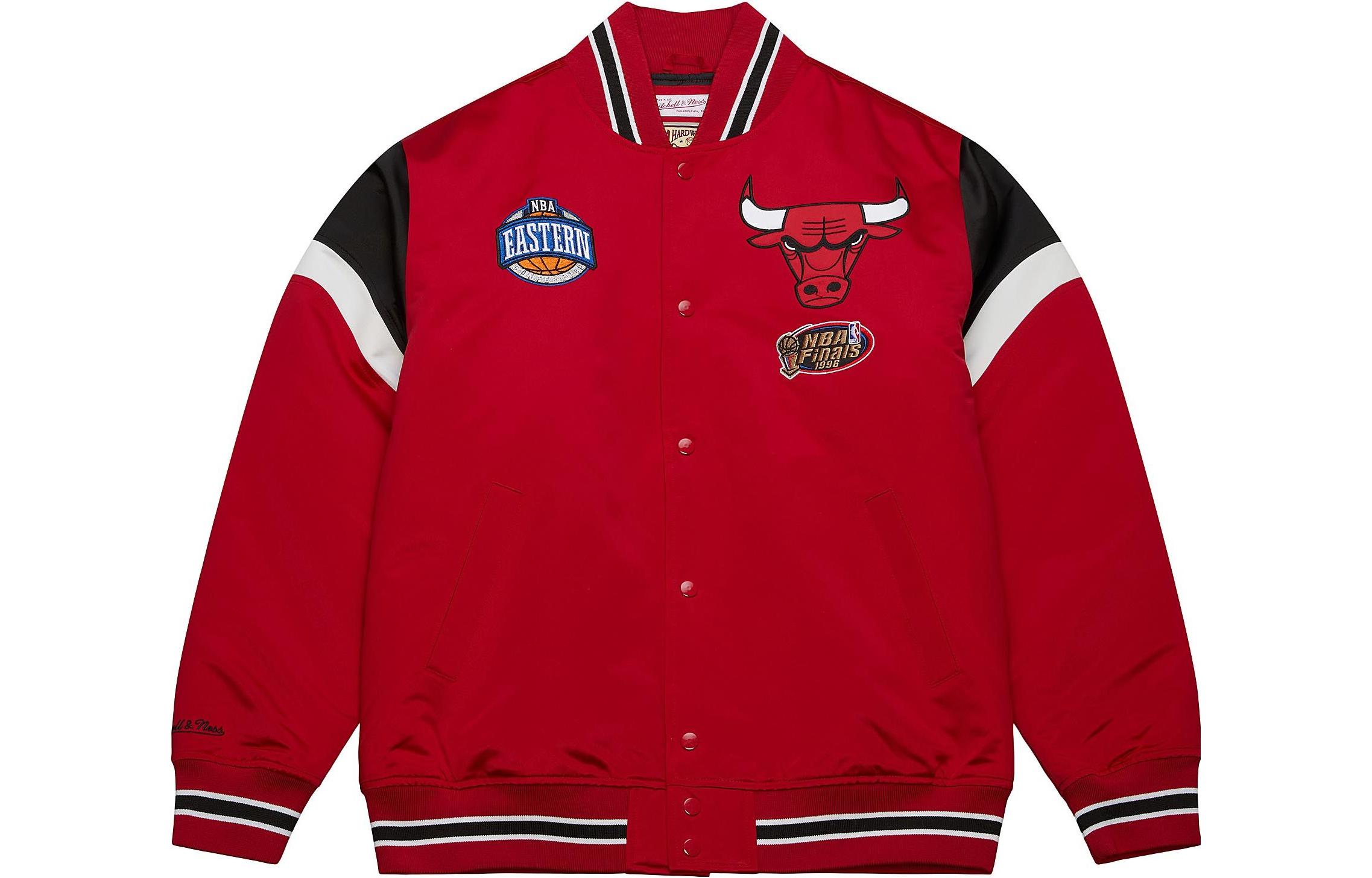 Mitchell Ness Mitchell & Ness Heavyweight Satin Jacket Cleveland Cavaliers Black Jacket OJBF5516-CCAYYPPPBLCK
