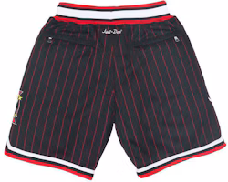 Lookbook Mitchell Ness Just Don 10th Anniversary 1996 Chicago Bulls Retro Shorts Hitam SHORMO20260-CBUBKRD96