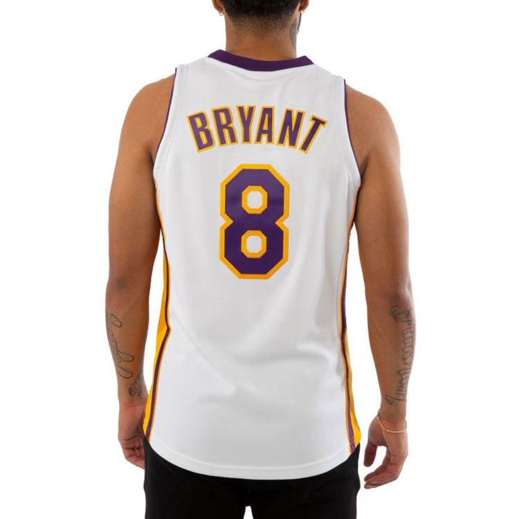 Shop Mitchell & Ness Lakers Kobe #8 2003-04 Retro Jersi Putih Uniseks. AJY4CP19003-LALWHIT03KBR