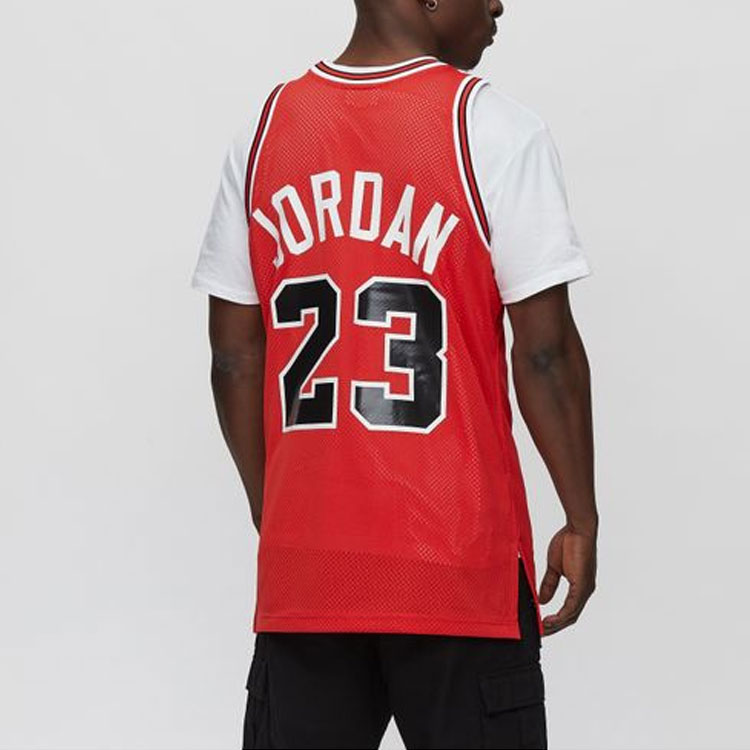 Shop Mitchell & Ness Jersey Retro Chicago Bulls Jordan #23 Merah Vintage 88-89 AJY4LG19005-CBUSCAR88MJO