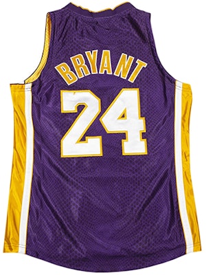 Mitchell Ness NBA Los Angeles Lakers Kobe Jersey Reversible Retro Emas/Ungu. NNBJGS20051-LALGOLDKBR Lookbook Mitchell Ness NBA Los Angeles Lakers Kobe Jersey Reversible Retro Emas/Ungu. NNBJGS20051-LALGOLDKBR