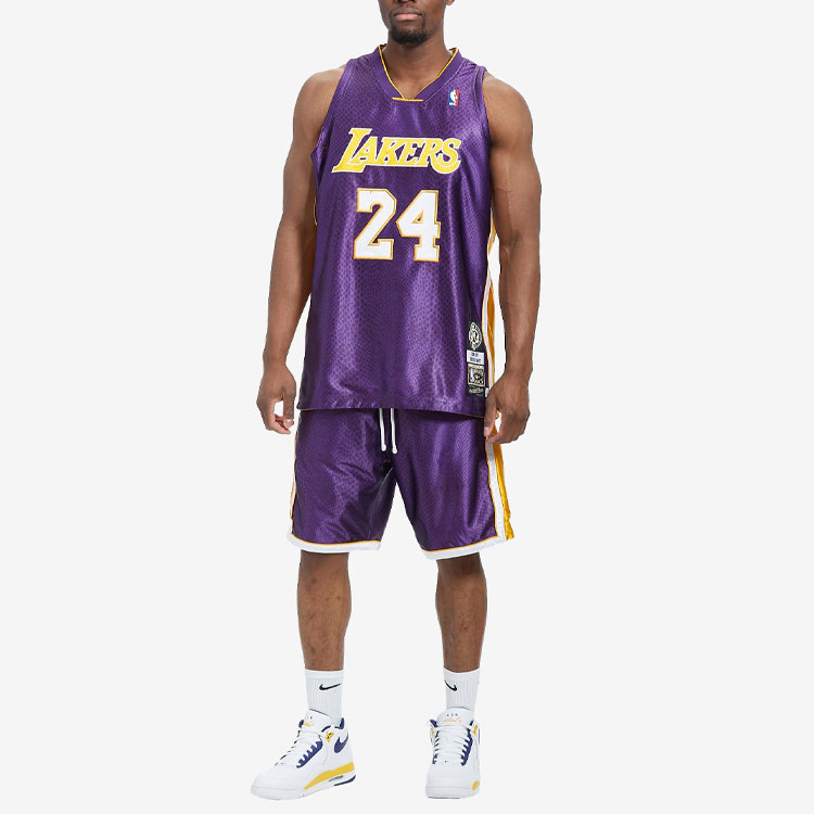 Details for Mitchell Ness NBA Los Angeles Lakers Kobe Jersey Reversible Retro Emas/Ungu. NNBJGS20051-LALGOLDKBR