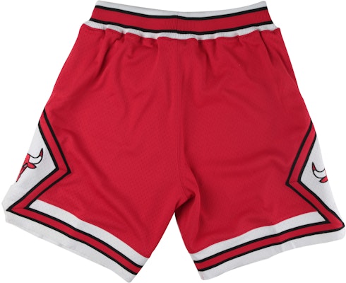 Mitchell Ness Mitchell & Ness Red Chicago Bulls 97 Premium Basketball Shorts for Men 369P-3B5-97CBU Lookbook Mitchell Ness Mitchell & Ness Red Chicago Bulls 97 Premium Basketball Shorts for Men 369P-3B5-97CBU