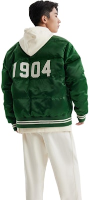 Mitchell Ness Mitchell & Ness Unisex Deep Green V-Neck Puffer Jacket - Warm & Trendy Winter Coat. MNSYAWTODJ025-GRN Cheap Mitchell Ness Mitchell & Ness Unisex Deep Green V-Neck Puffer Jacket - Warm & Trendy Winter Coat. MNSYAWTODJ025-GRN