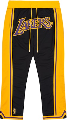Mitchell & Ness x Just Don Lakers Celana Jogger Pria Hitam Kuning Logo. JOGGMO21291-LALBKYW Order Mitchell & Ness x Just Don Lakers Celana Jogger Pria Hitam Kuning Logo. JOGGMO21291-LALBKYW