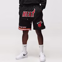Shop Mitchell & Ness x Just Don Miami Heat 96-97 Logo Celana Pendek Hitam Unisex. SHORDL20006-MHEBLCK96