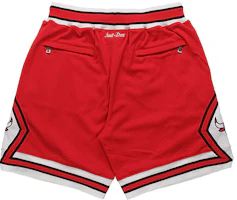 Lookbook Mitchell Ness Mitchell & Ness x Just Don NBA 97-98 Chicago Bulls Red Retro Logo Shorts Unisex. SHORNG18322-CBURED1397