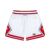 Lookbook Mitchell & Ness x Just Don NBA Bulls 96-97 Retro Shorts Basket Putih Unisex PFSW6977-CBUYYPPPWHRD