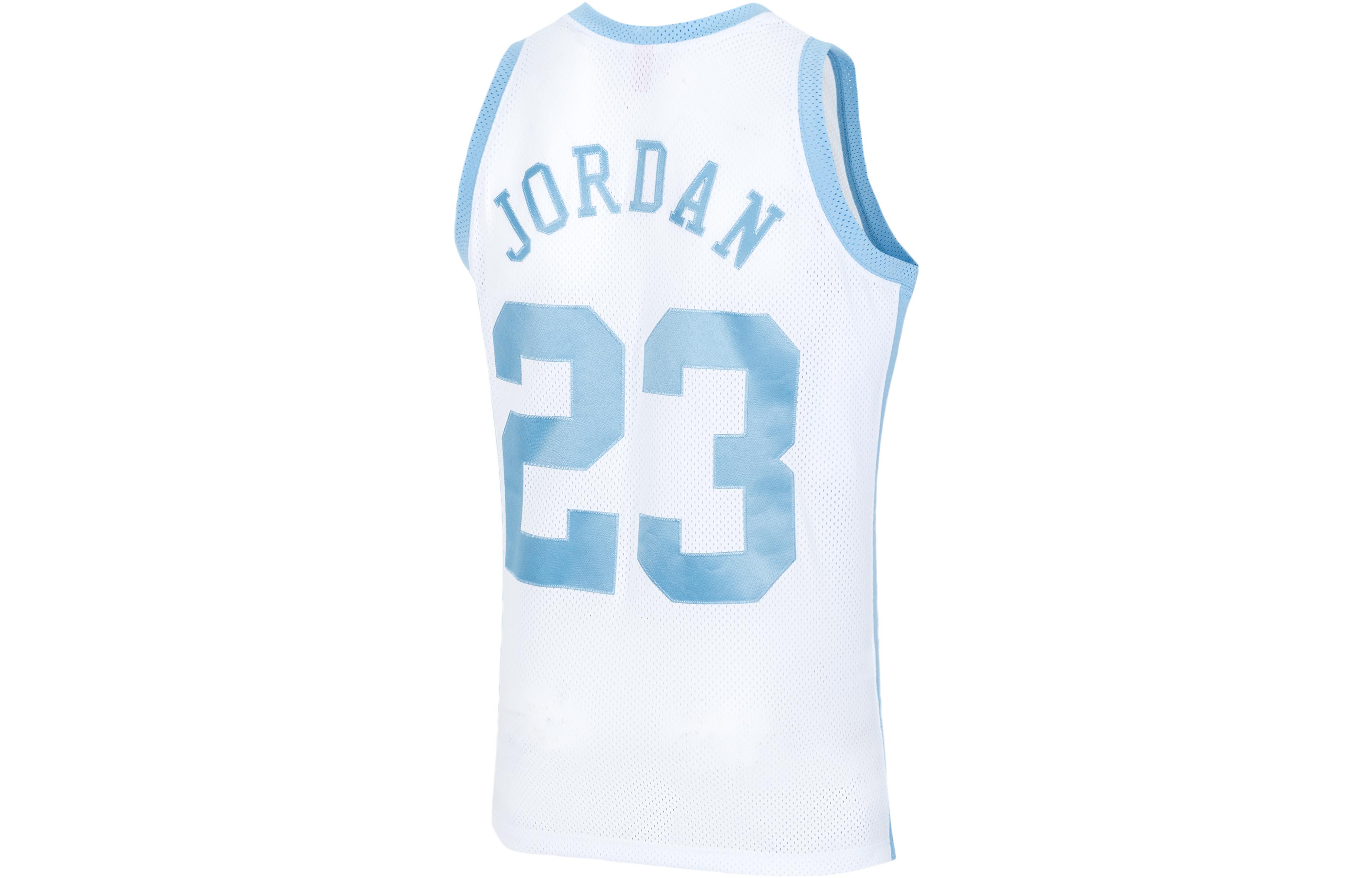 Lookbook ミッチェル&ネス x NCAA 83-84 UNC マイケル・ジョーダン #23 レトロバスケジャージ ユニセックス AJY53518-UNC83MJOWHIT