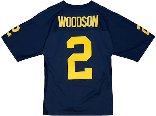 Camiseta retro azul Michigan Wolverines Woodson 97-98 Mitchell & Ness hombre. LGJY4472-UMI97CWONAVY Lookbook Camiseta retro azul Michigan Wolverines Woodson 97-98 Mitchell & Ness hombre. LGJY4472-UMI97CWONAVY