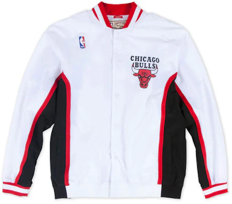 Mitchell Ness NBA 92-93 芝加哥公牛隊白色暖身外套 男款休閒穿搭 AWJKGS18053-CBUWHIT92 Order Mitchell Ness NBA 92-93 芝加哥公牛隊白色暖身外套 男款休閒穿搭 AWJKGS18053-CBUWHIT92
