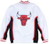 Lookbook Mitchell Ness NBA 92-93 芝加哥公牛隊白色暖身外套 男款休閒穿搭 AWJKGS18053-CBUWHIT92