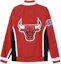 Lookbook Mitchell Ness x NBA 50th Chicago Bulls Retro V-Leher Jaket 96-97 Merah Unisex AWJKGS18509-CBURED196