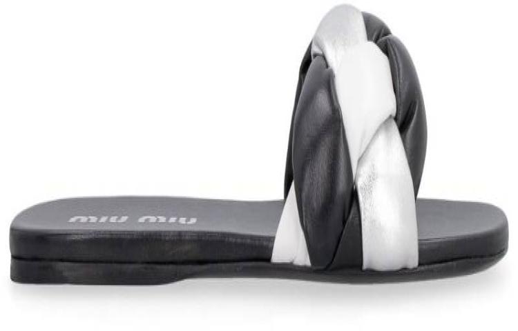 Buy ミュウミュウ レザーフラットサンダル (黒) 5XX487F0050K7F0JME