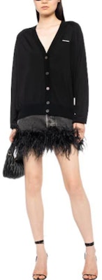 MIU MIU FW22 Kardi V-Neck Logo Hitam Uniseks Sweater Cashmere. MMF706-12PZ-F0002 Lookbook MIU MIU FW22 Kardi V-Neck Logo Hitam Uniseks Sweater Cashmere. MMF706-12PZ-F0002