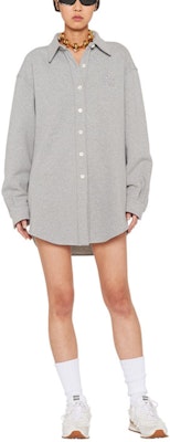 MIU MIU FW22 Camisa Gris Unisex Manga Larga Protección Solar Logo Bordado MJL865-102J-F0031 Lookbook MIU MIU FW22 Camisa Gris Unisex Manga Larga Protección Solar Logo Bordado MJL865-102J-F0031