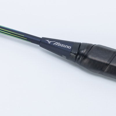 美津濃 73JTB40 全碳素羽球拍 4U6 黑色 輕量專業級品質 73JTB40209 Sizing 美津濃 73JTB40 全碳素羽球拍 4U6 黑色 輕量專業級品質 73JTB40209