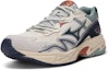 Order Mizuno Adventure 'Off White Green' D1GH230110