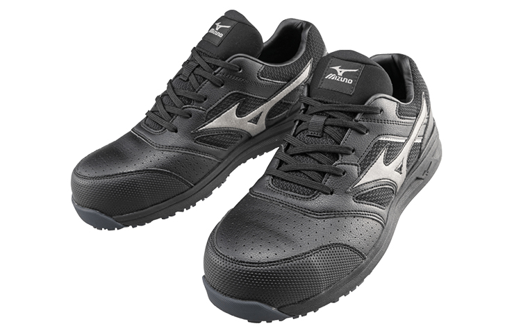 Lookbook 美津濃 LS II 防護 低筒 跑步鞋 男女同款 黑色