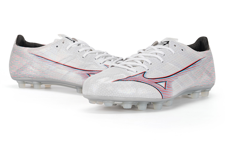 Shop Mizuno Alpha 系帶 AG（膠質短釘） 人造草地 防滑耐磨減震 足球鞋 男女同款 白色