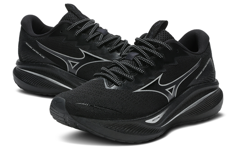 Shop Mizuno Astro Plus 輕便增高 減震回彈 低筒 跑步鞋 男女同款 尊嘟黑配色