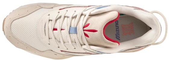 Mizuno Contender 'Putih Salji Merah' D1GA227401 Lookbook Mizuno Contender 'Putih Salji Merah' D1GA227401