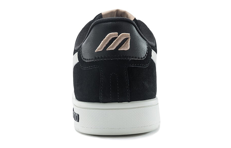 Lookbook Mizuno Court Lite EC 'Kasual Hitam Rendah-Atasan' D1GH211502