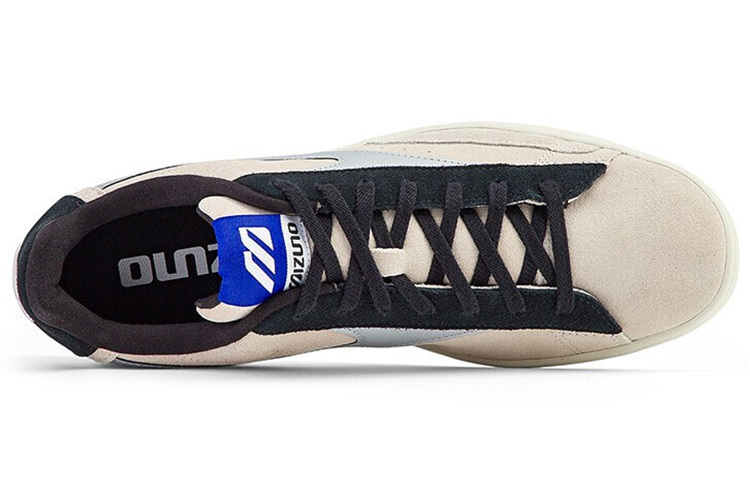 Shop Mizuno Court Lite Ec 休閒板鞋 黑灰